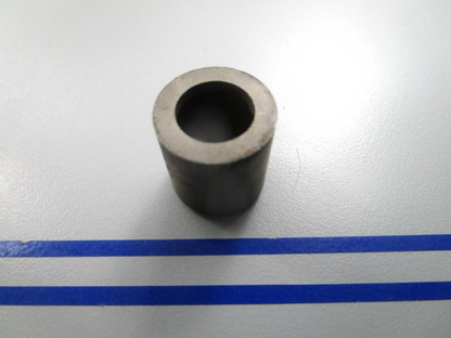 NEW OEM 312321 0312321 OMC Johnson Evinrude Sleeve 0810