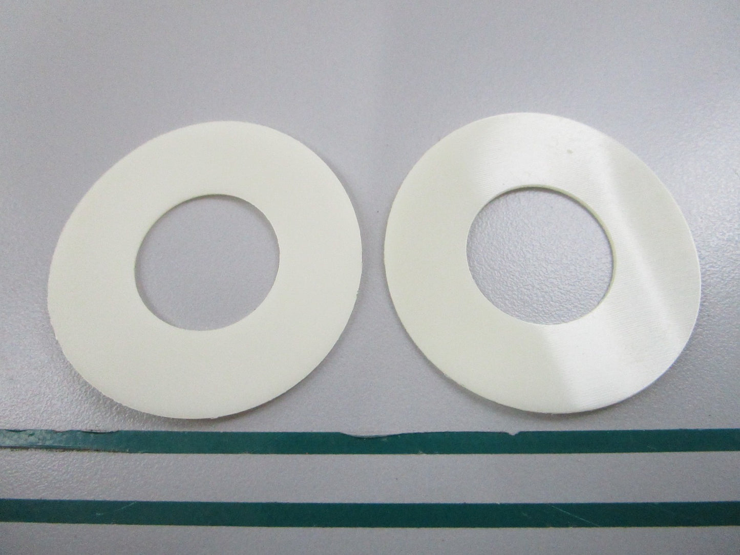 NEW OEM (LOT OF 2) 320608 0320608 OMC Johnson Evinrude Washer 0810