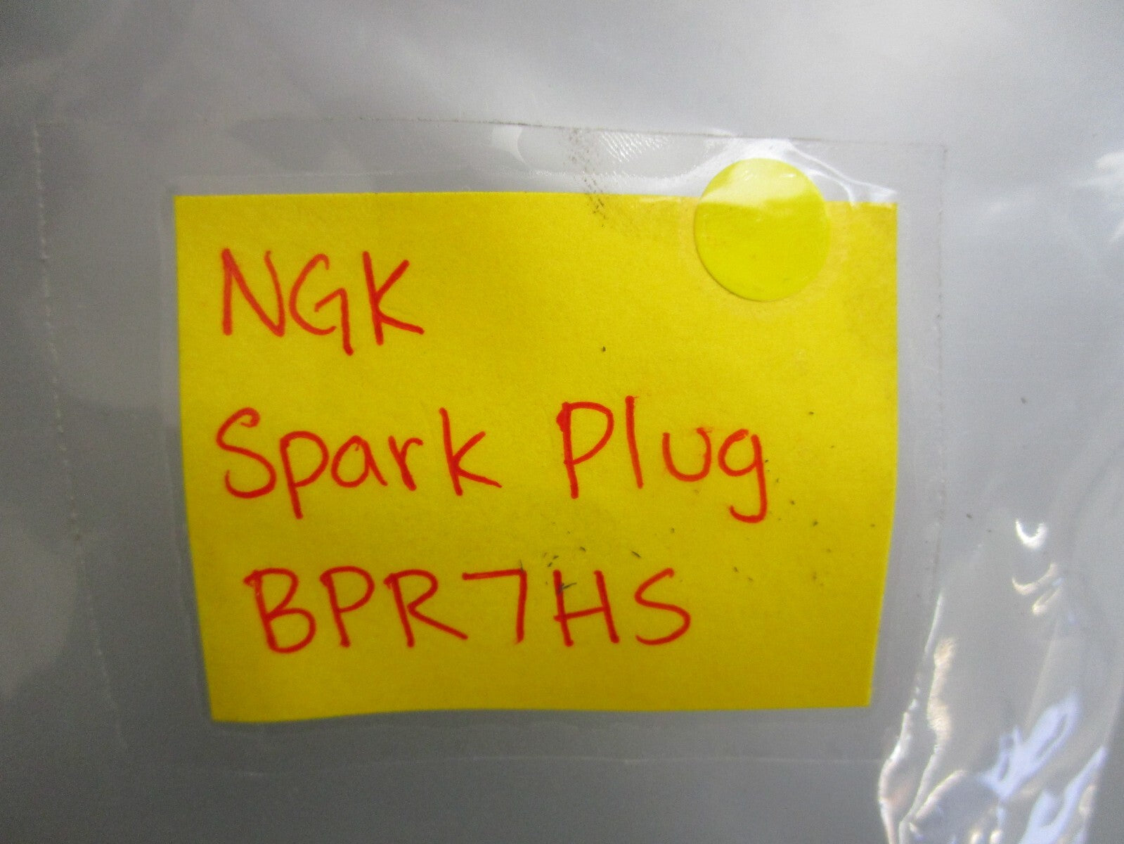 *NEW OEM* 0810 NGK Spark Plug BPR7HS