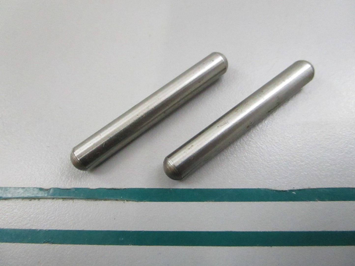 NEW OEM (LOT OF 2) 320145 0320145 OMC Johnson Evinrude Pin 0810