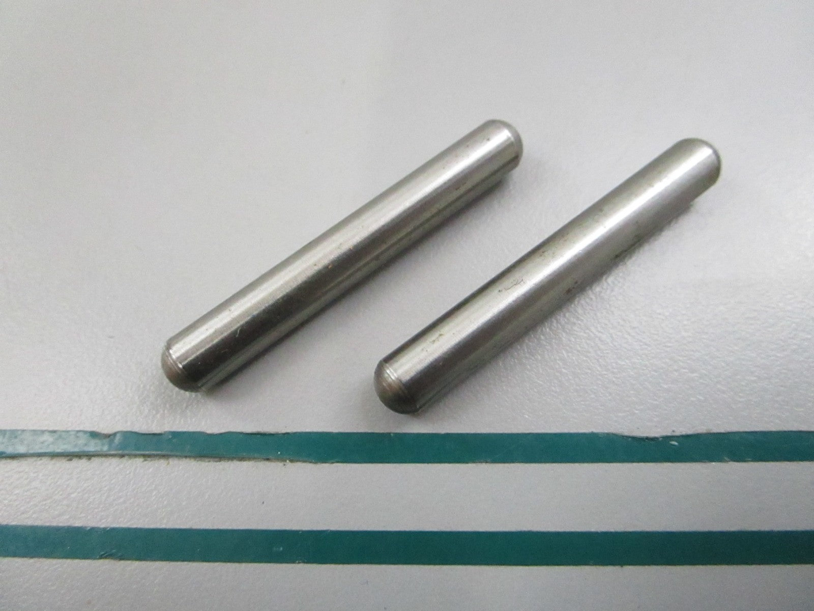 NEW OEM (LOT OF 2) 320145 0320145 OMC Johnson Evinrude Pin 0810