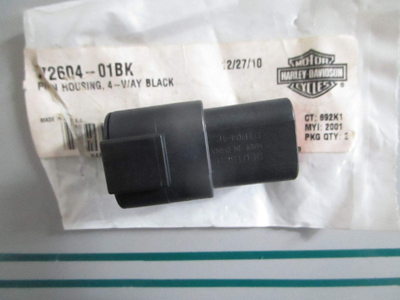 NEW OEM 72604-01BK Harley-Davidson 4-Wy Black Pin Housing 0820