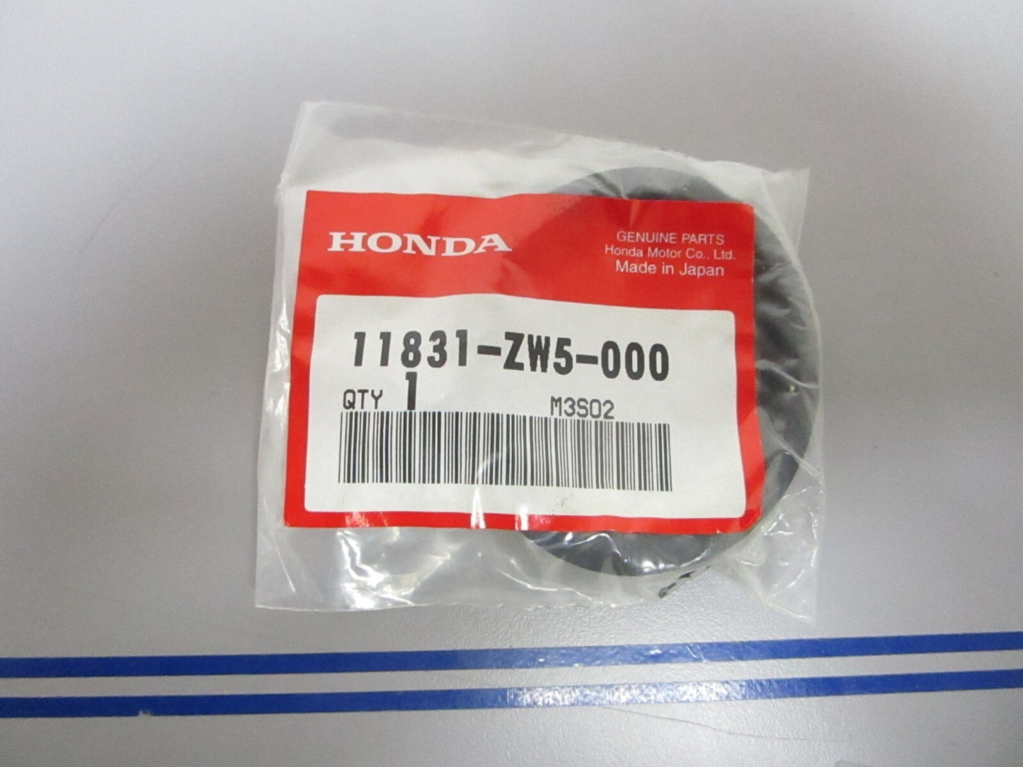 *NEW OEM* 0810 Honda Seal 11831-ZW5-000