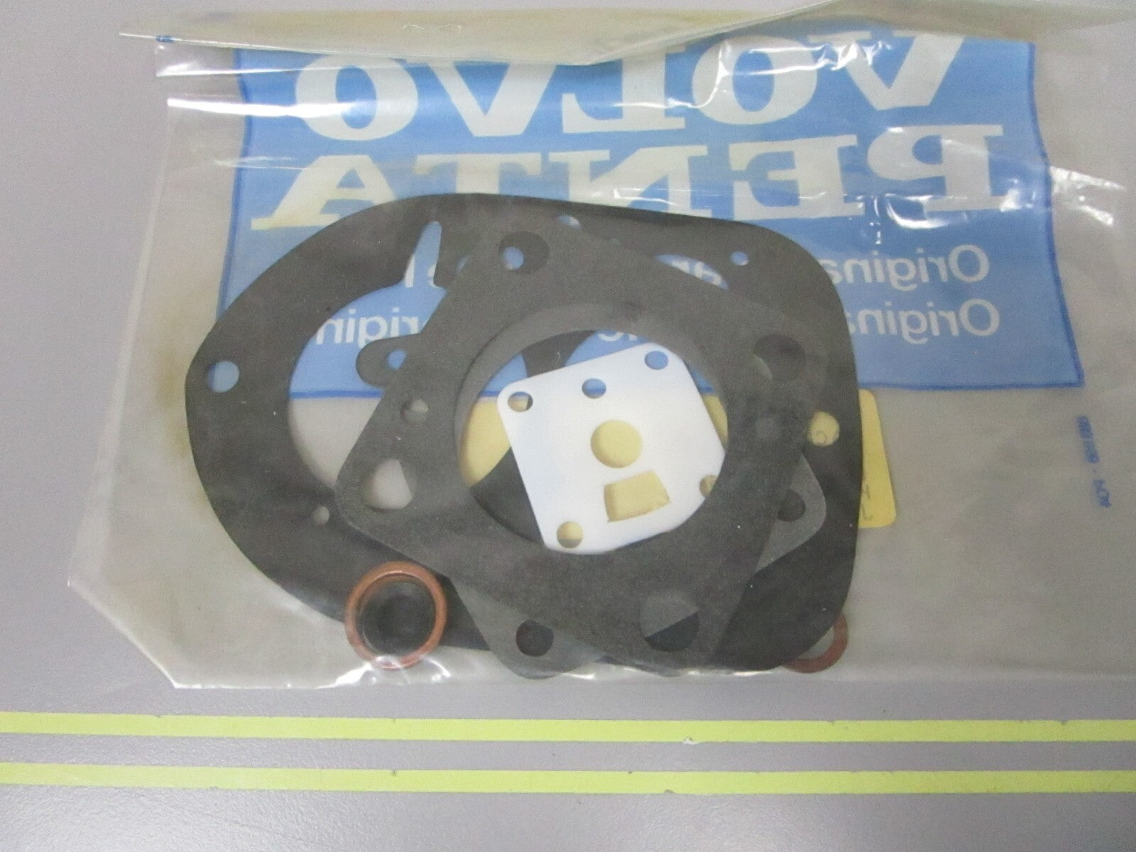 *NEW OEM* 0810 Volvo Penta Gasket Kit 856470