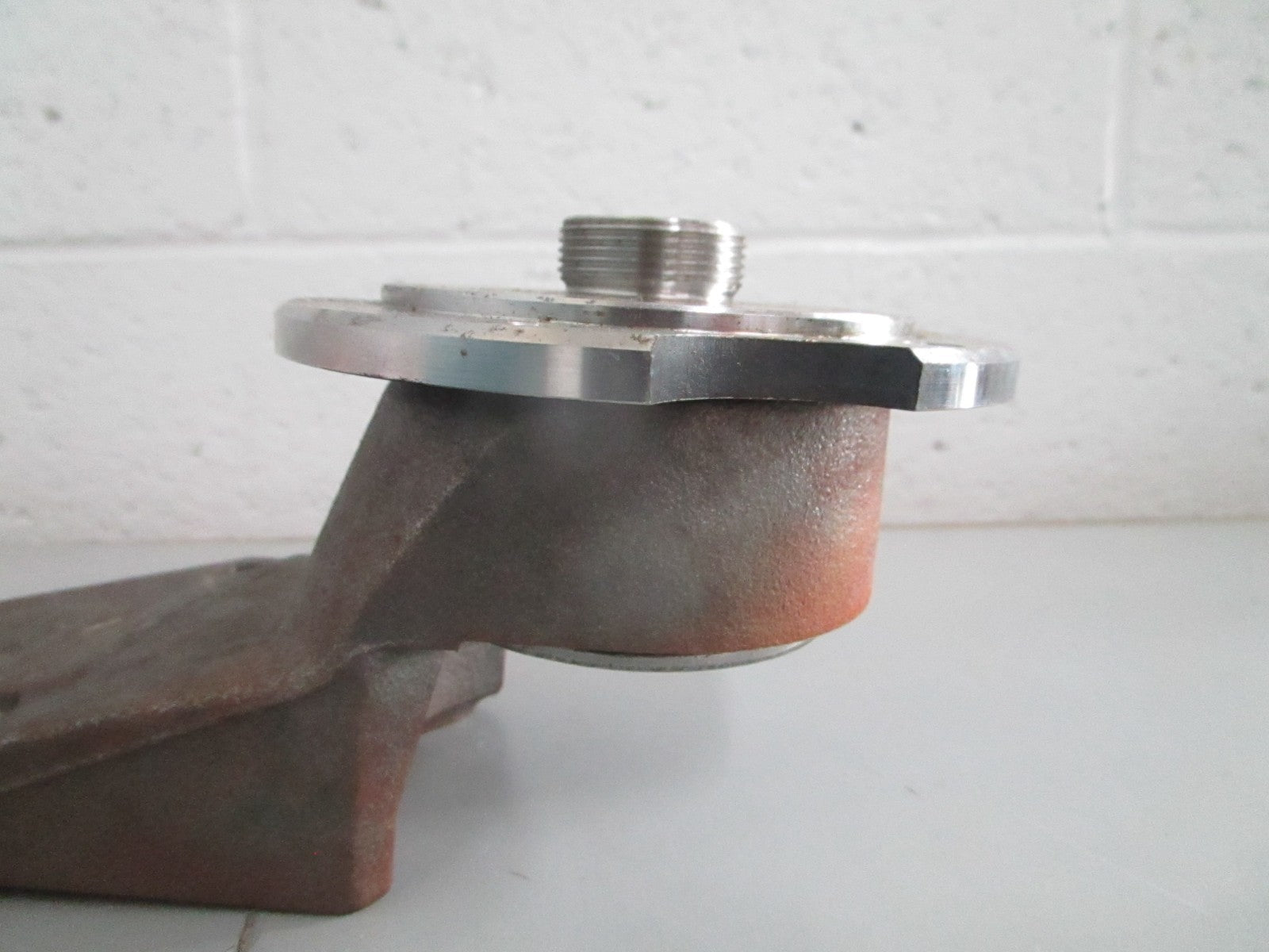 NEW OEM 3968955 3968956 Cummins Fan Support 0820
