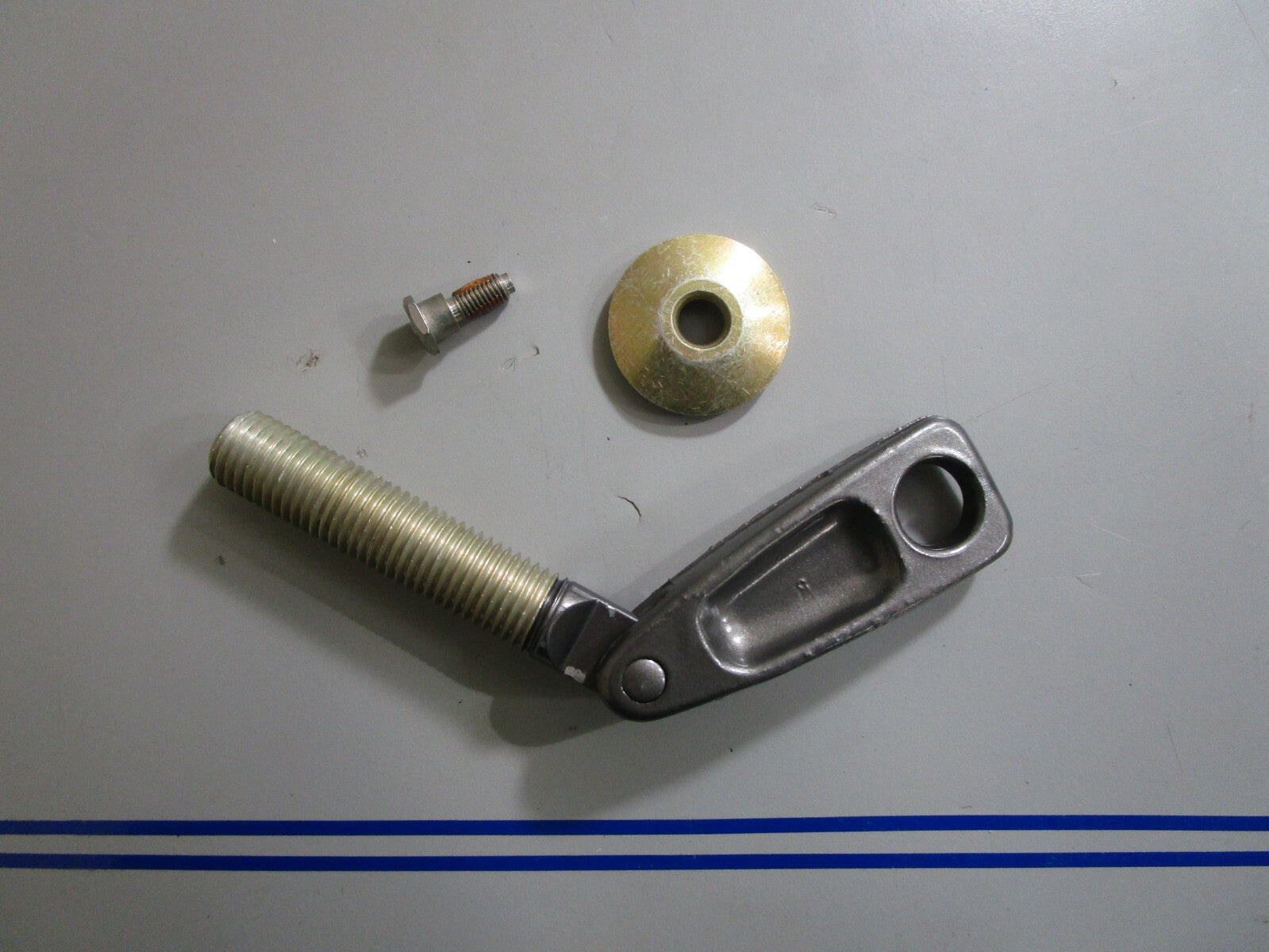 *NEW OEM* 0810 Tohatsu Nissan Thumb Screw 3V3S62103-0