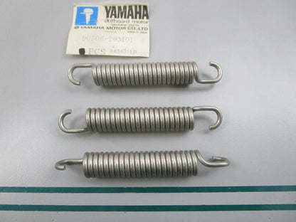 NEW OEM (LOT OF 3) 90506-26M01-00 Yamaha Spring 0810