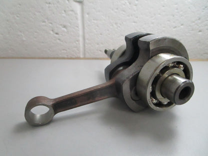 *NEW OEM* 0820 Suzuki Crankshaft Assy 12200-98301