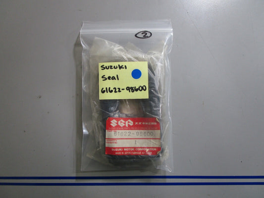 *NEW OEM* 0810 Suzuki Seal 61622-98600
