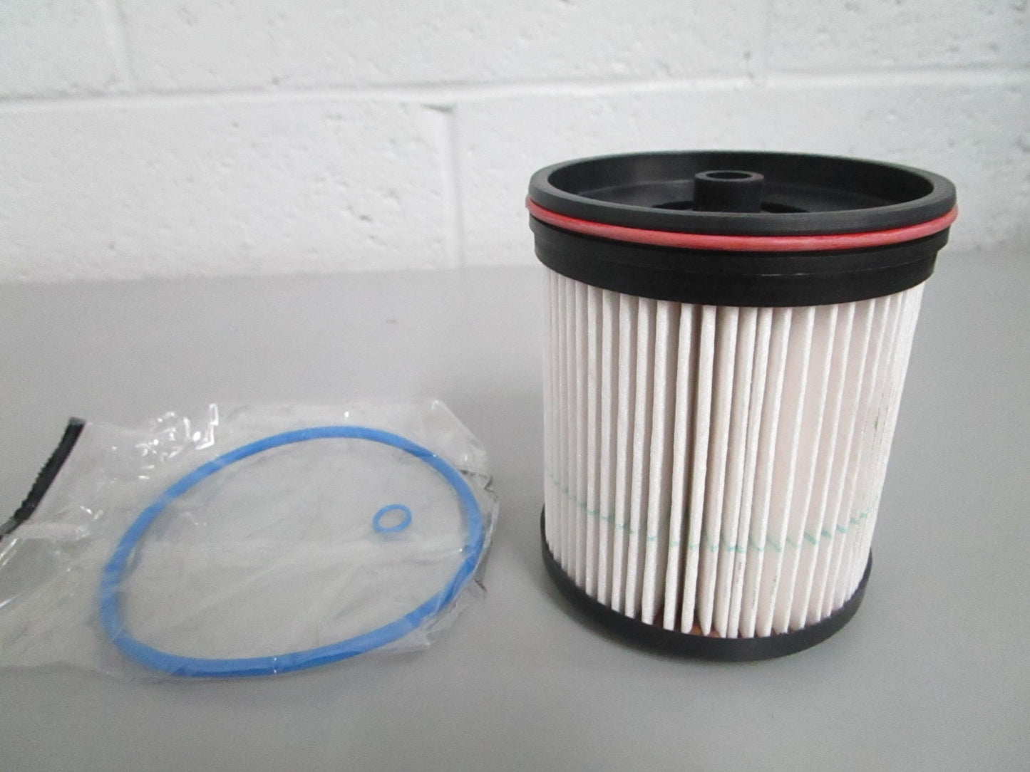NEW OEM WF10451 Wix Fuel Filter 0820