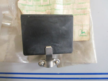 *NEW OEM* 0820 John Deere Connector AA33324