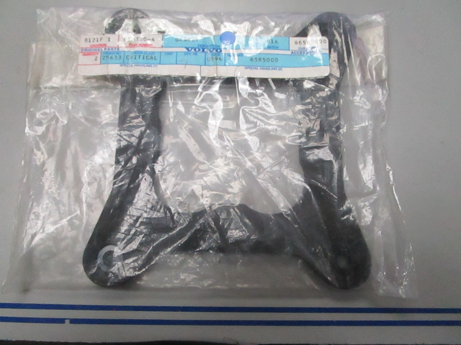 *NEW OEM* 0840 Volvo Gasket 856760-4