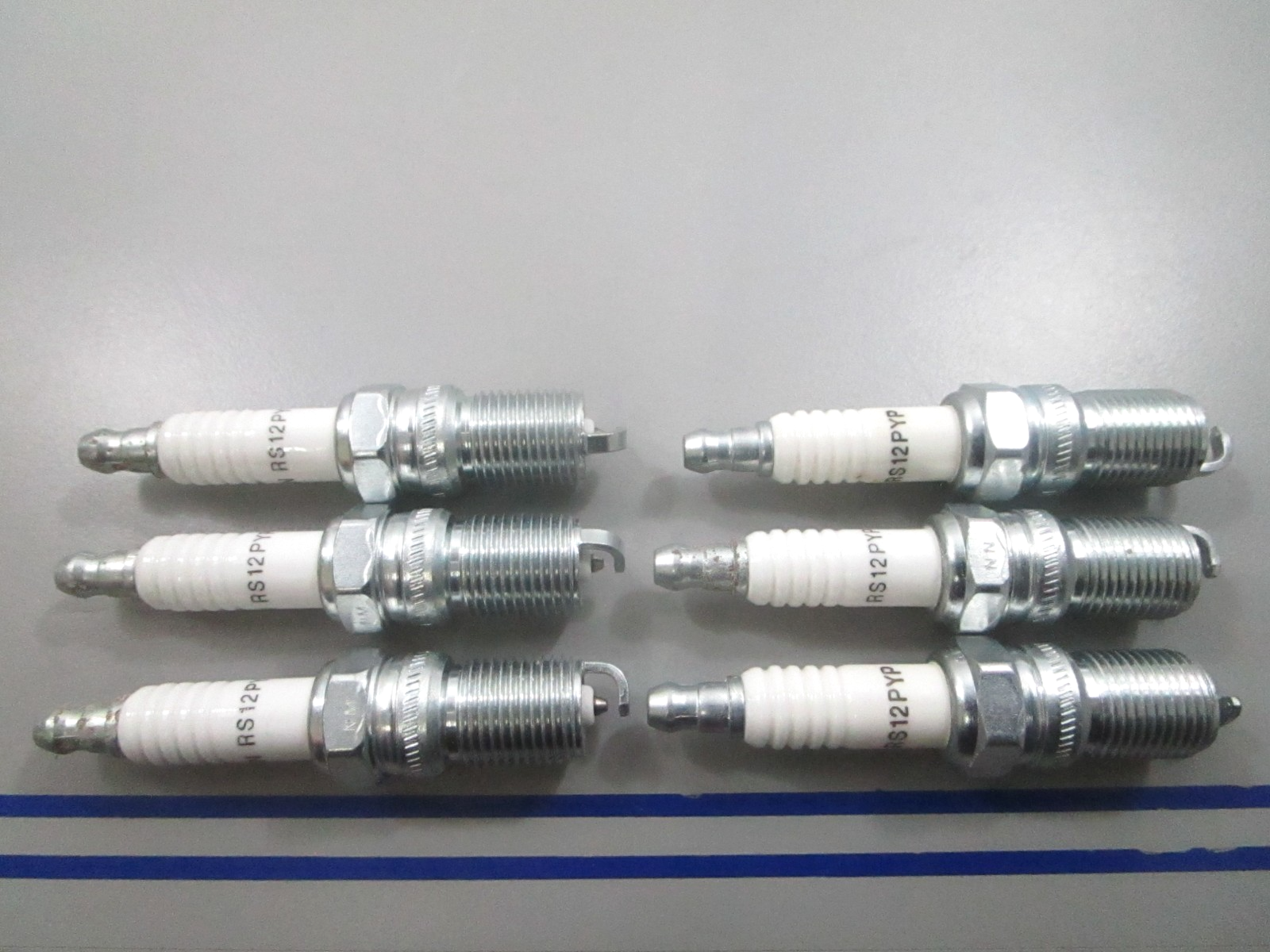 *NEW* (LOT OF 6) 0810 Champion Spark Plug RS12PYP
