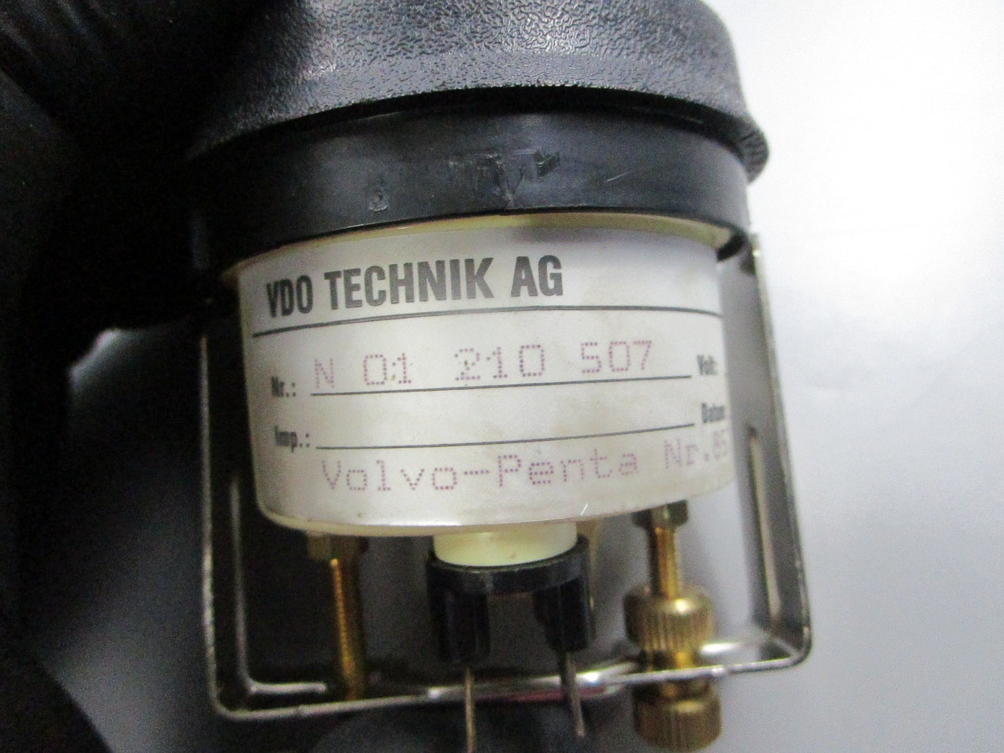 *NEW OEM* 0810 Volvo Penta Trim Gauge 857449