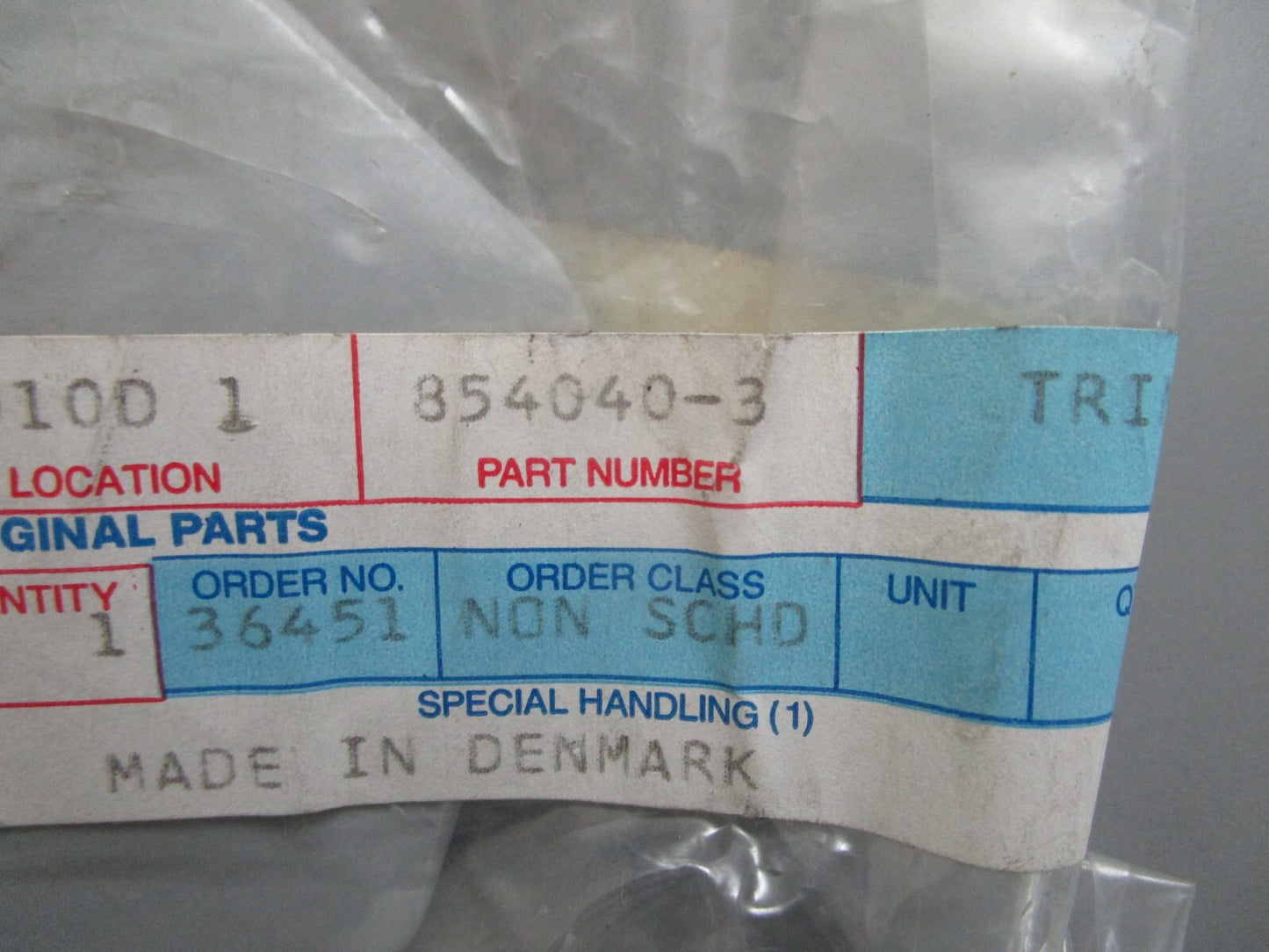 *NEW OEM* 0820 Volvo Penta Fin 854040