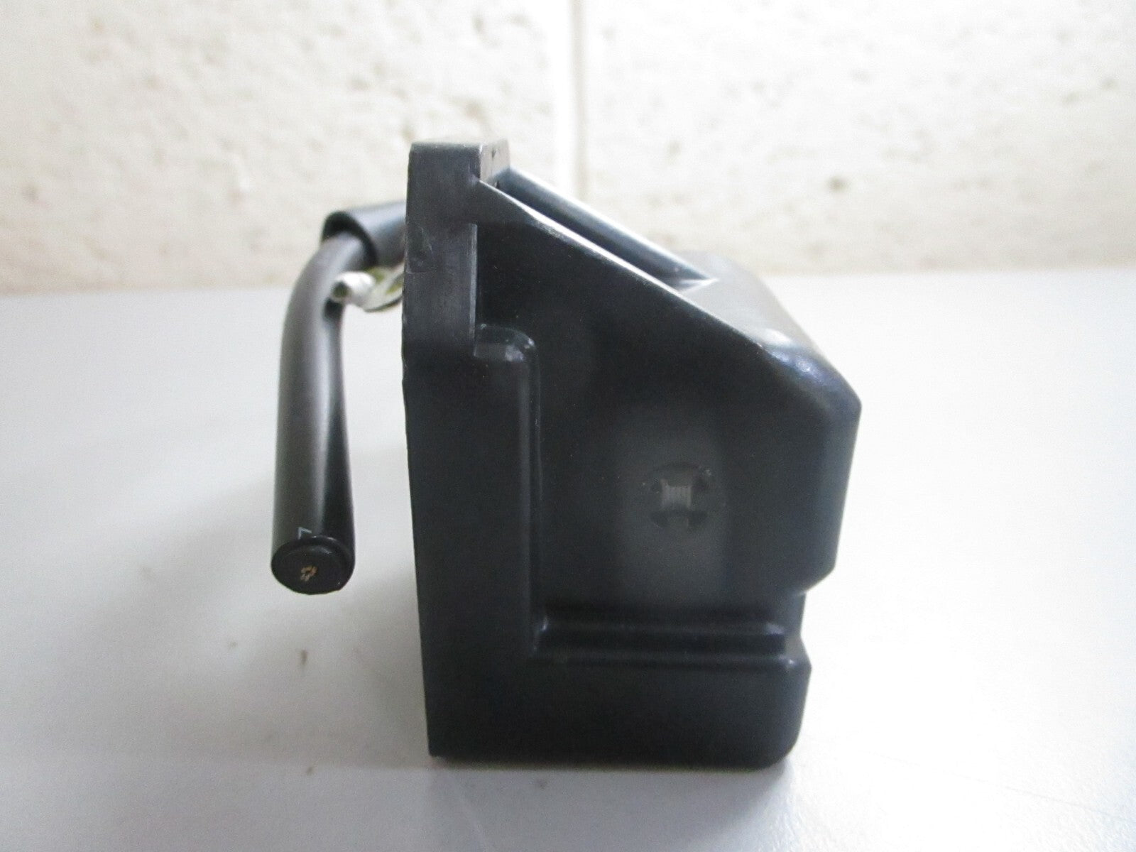 *NEW OEM* 0810 OMC Johnson Evinrude Unit & Coil 5030220