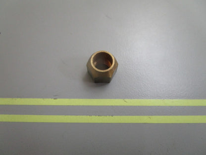 *NEW OEM* 0810 Volvo Penta Nut 824782