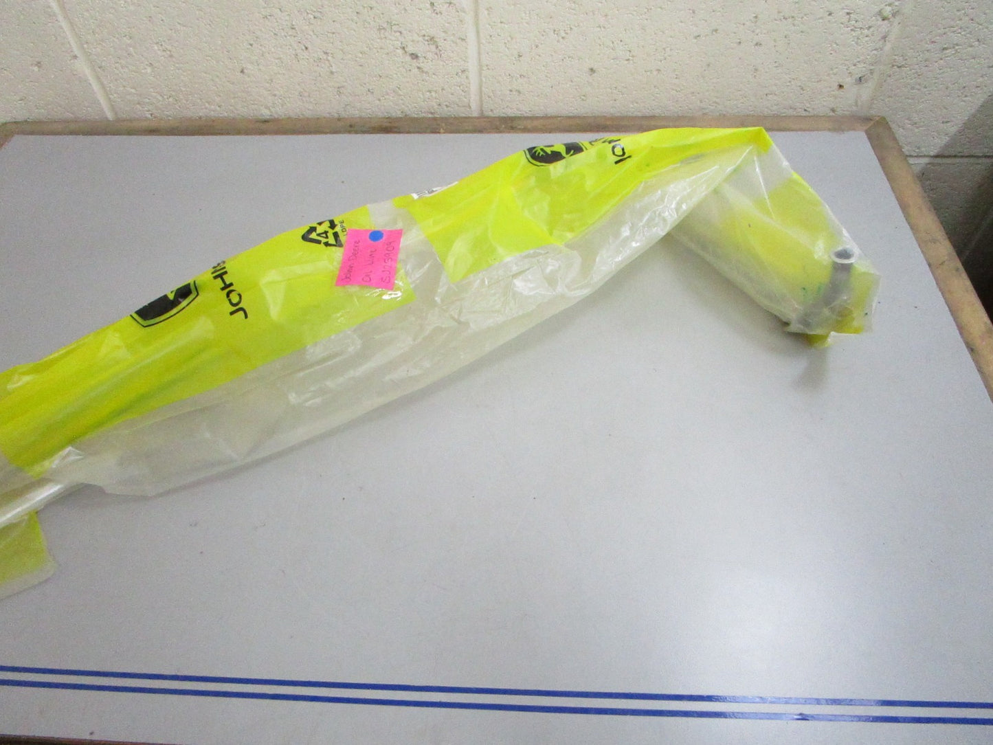 *NEW OEM* 0820 John Deere Oil Line SJ25909