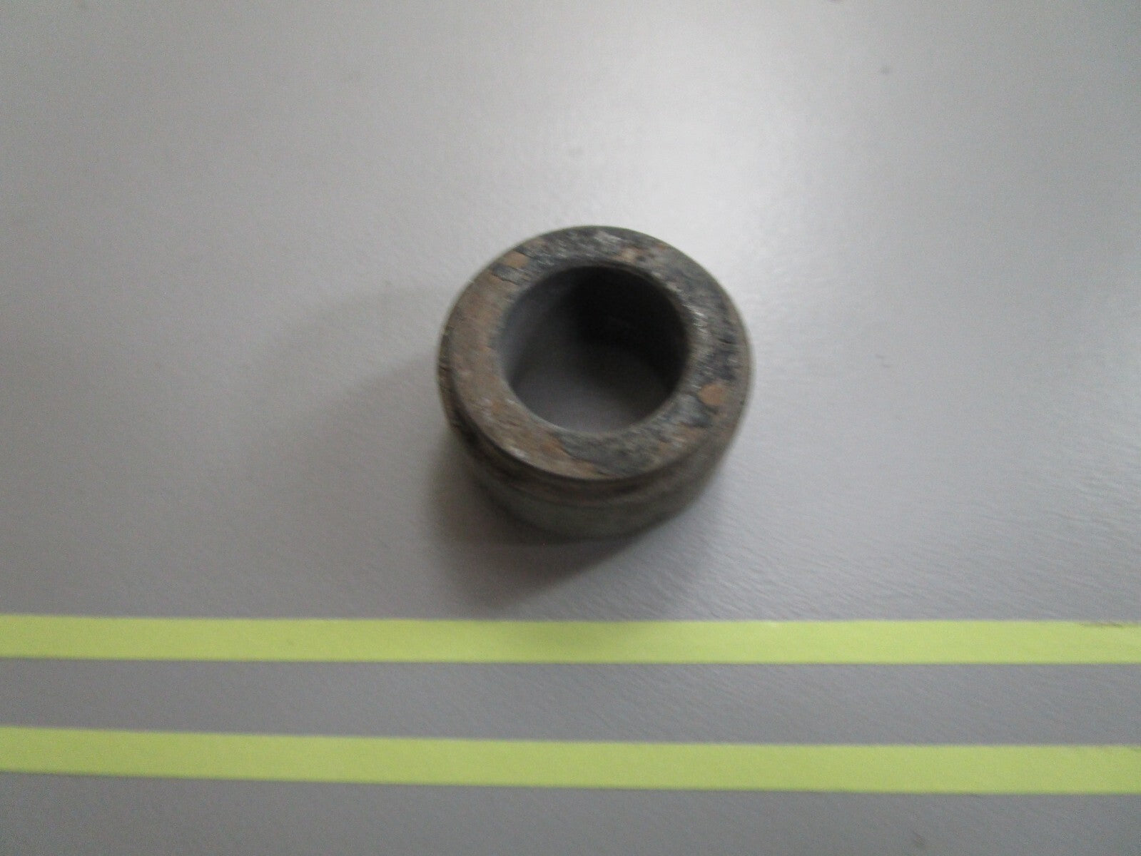 *NEW OEM* 0810 OMC Johnson Evinrude Thrust Roller 335949 0335949