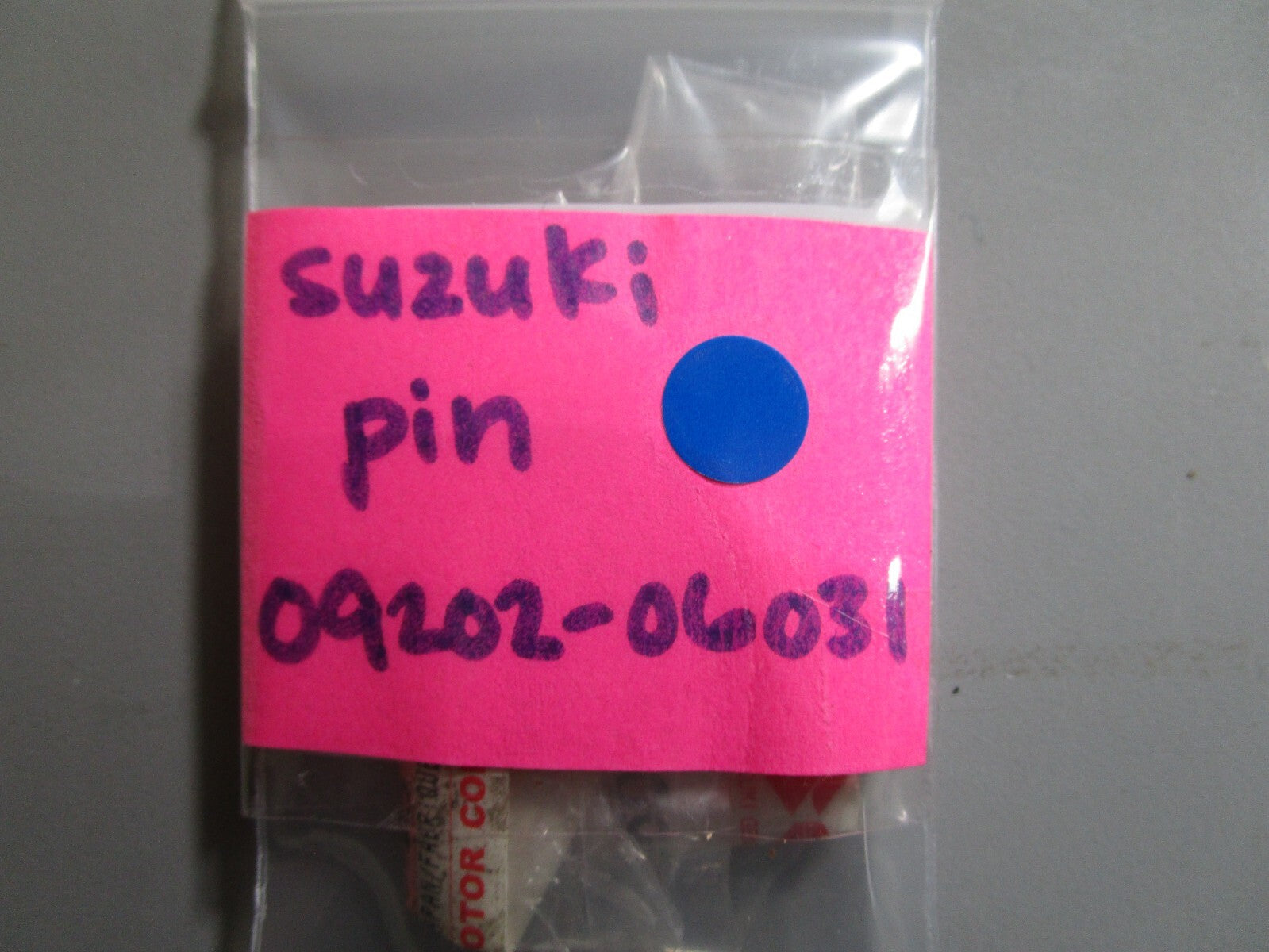 *NEW OEM* 0810 Suzuki Pin 09202-06031