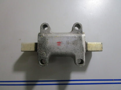 *NEW OEM* 0810 OMC Johnson Evinrude Upper Rubber Mount 384473 0384473