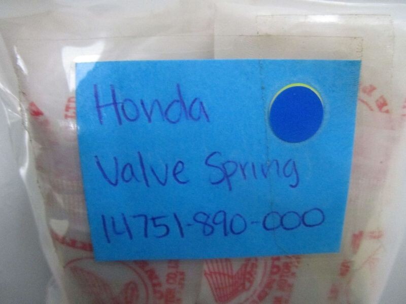 *NEW OEM* (LOT OF 2) 0770 Honda Valve Spring 14751-890-000