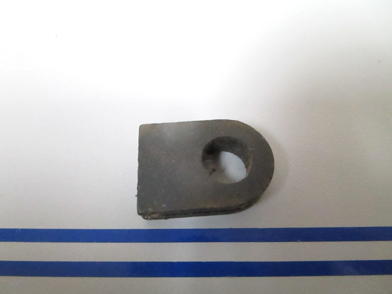 *NEW OEM* 0810 OMC Johnson Evinrude Grommet 307994 0307994