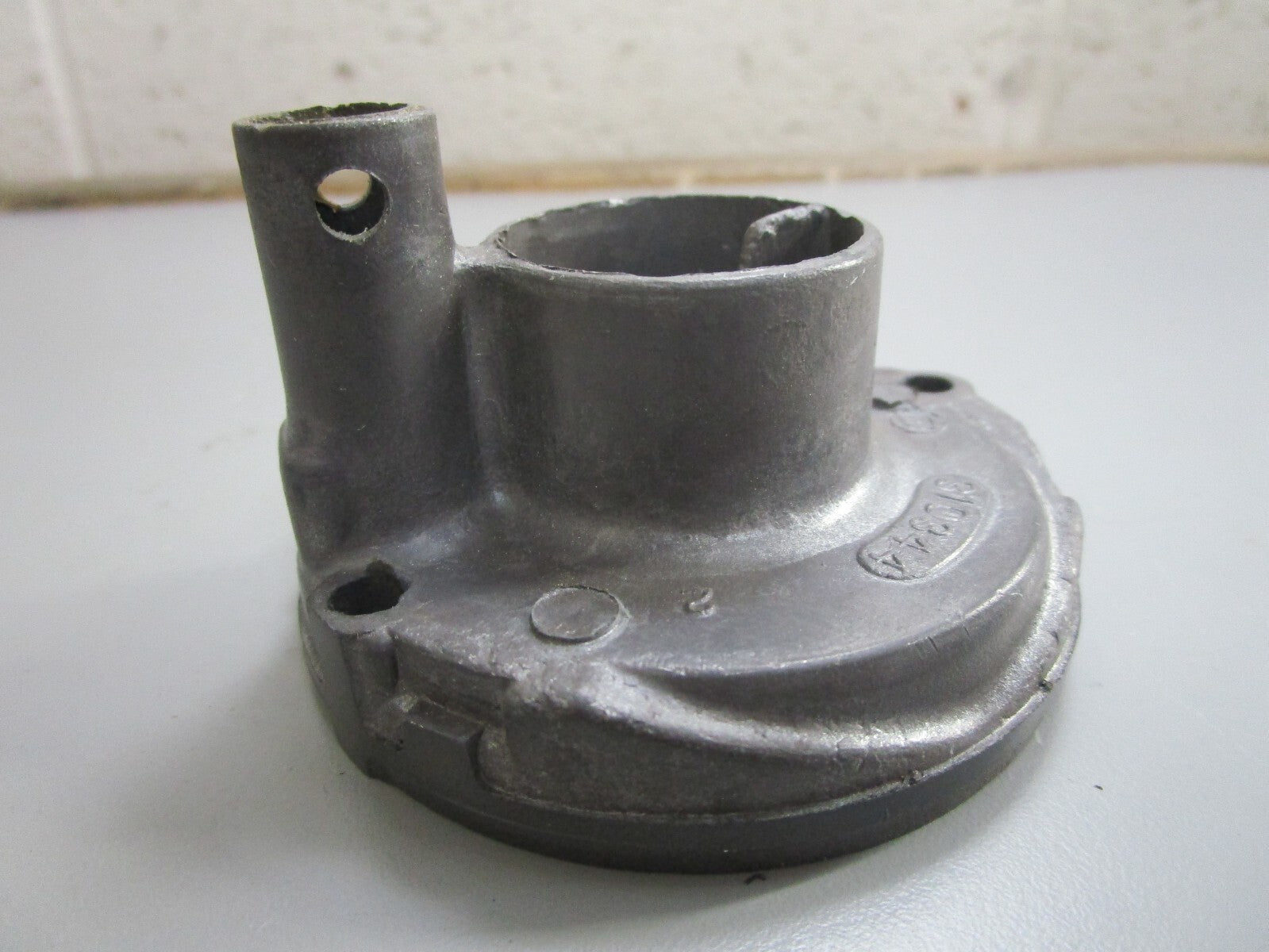 *NEW OEM* 0810 OMC Johnson Evinrude Impeller Housing 310344 0310344