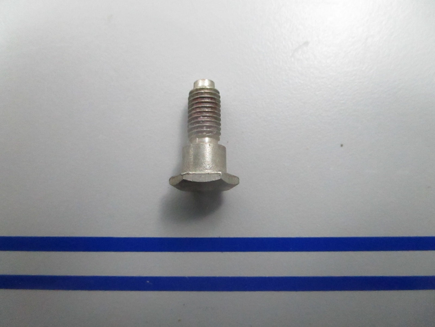 *NEW OEM* 0810 Mercury Quicksilver Screw 768042
