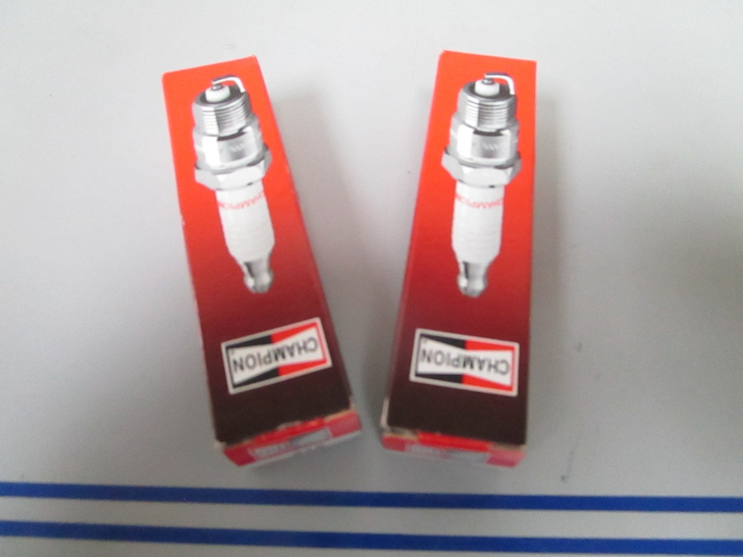 NEW (LOT OF 2) RN9YC Champion Spark Plug 0810