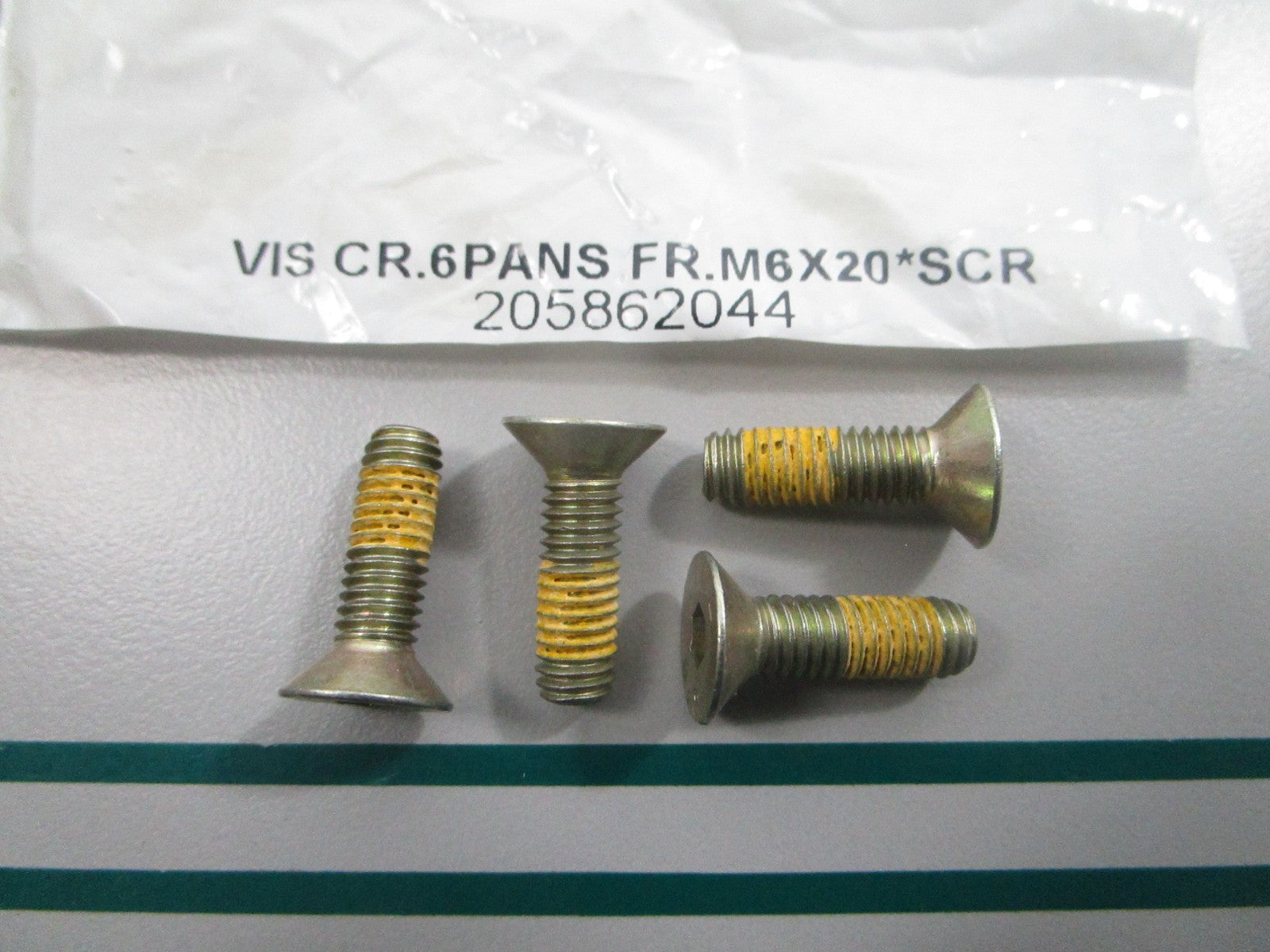 NEW (LOT OF 4) 205862044 Ski-Doo Screw 0810
