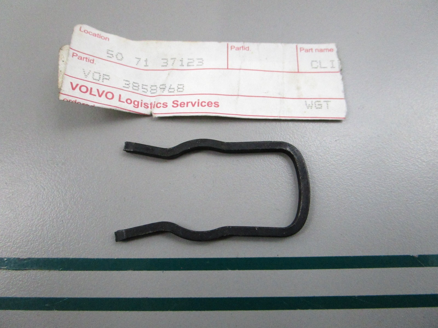 NEW OEM 3858968 Volvo Penta Clip 0810