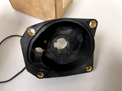 *NEW OEM* 0670 OMC Johnson Evinrude Housing and Seal 0436956 436956