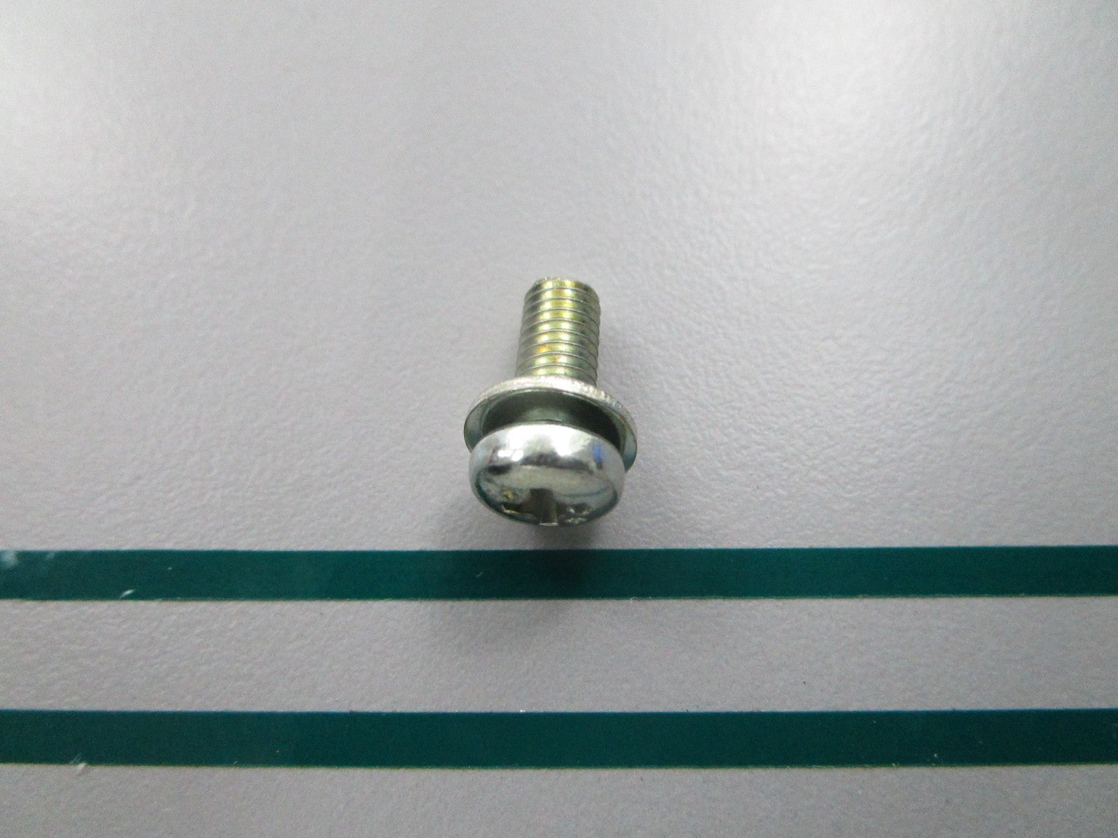 NEW OEM 93891-05012-0A Honda 5mm x 10mm Screw & Washer 0810