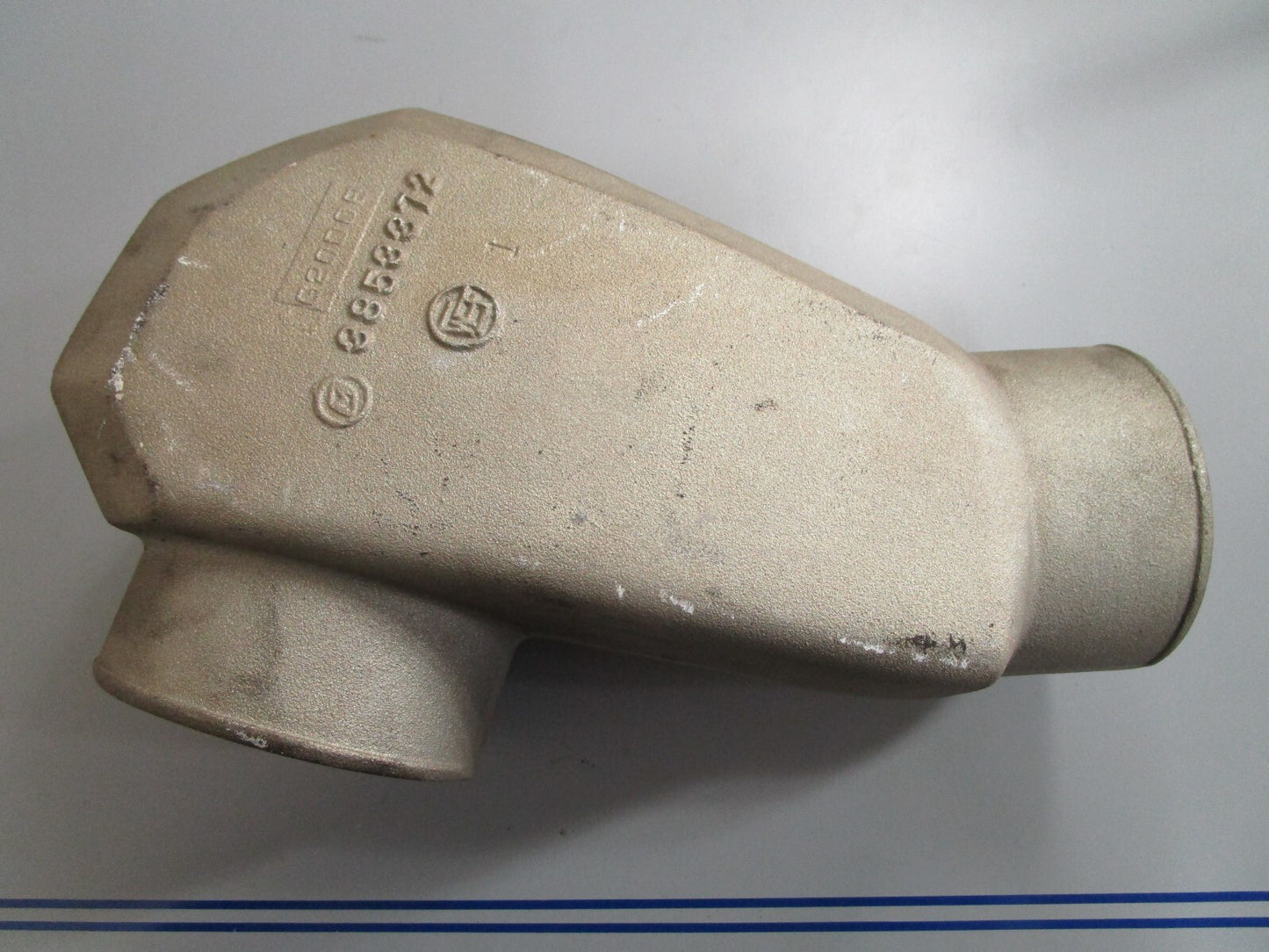 *NEW OEM* 0820 OMC Johnson Evinrude Upper Exhaust Pipe 3853372