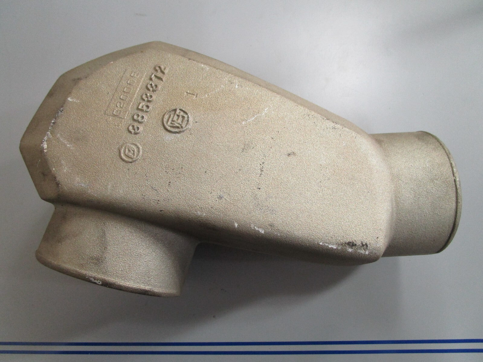 *NEW OEM* 0820 OMC Johnson Evinrude Upper Exhaust Pipe 3853372