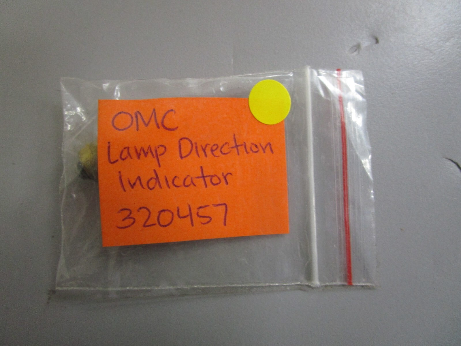 *NEW OEM* 0810 OMC Johnson Evinrude Lamp Direction Indicator 320457 0320457