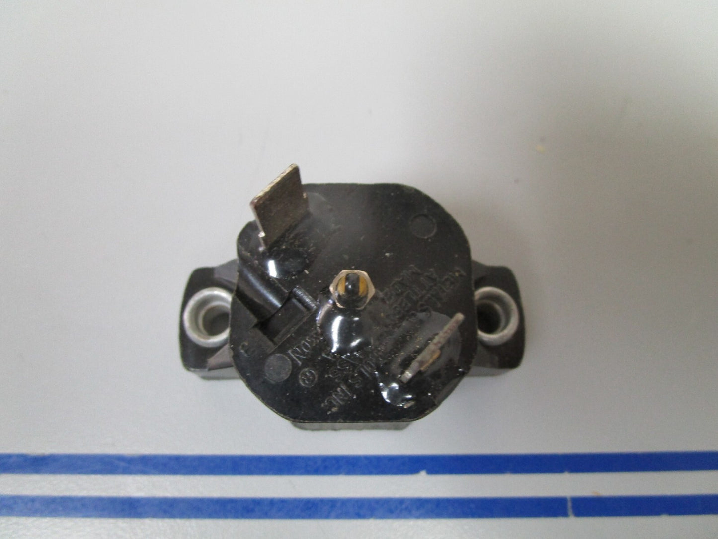 *NEW OEM* 0810 Volvo Penta Temperature Sensor Breaker Switch 897815