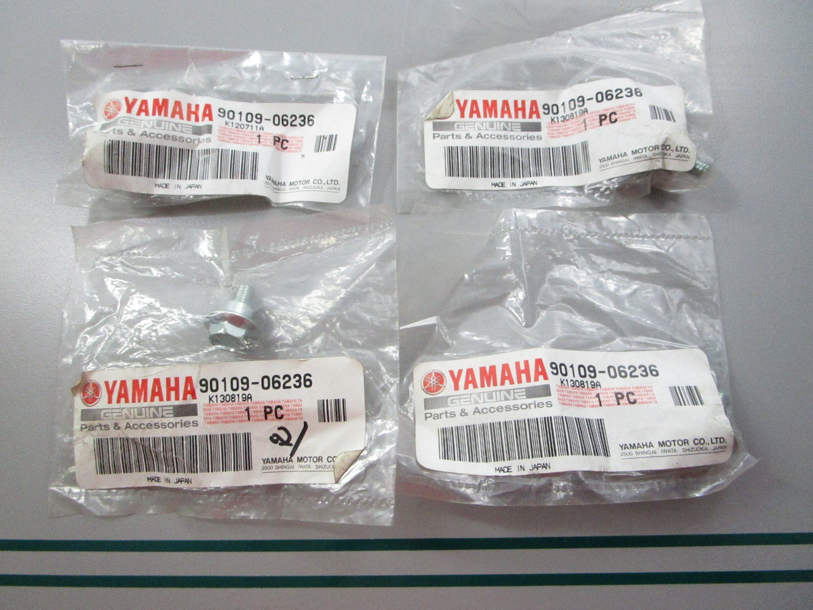 NEW OEM (LOT OF4) 90109-06236-00 Yamaha Bolt 0810