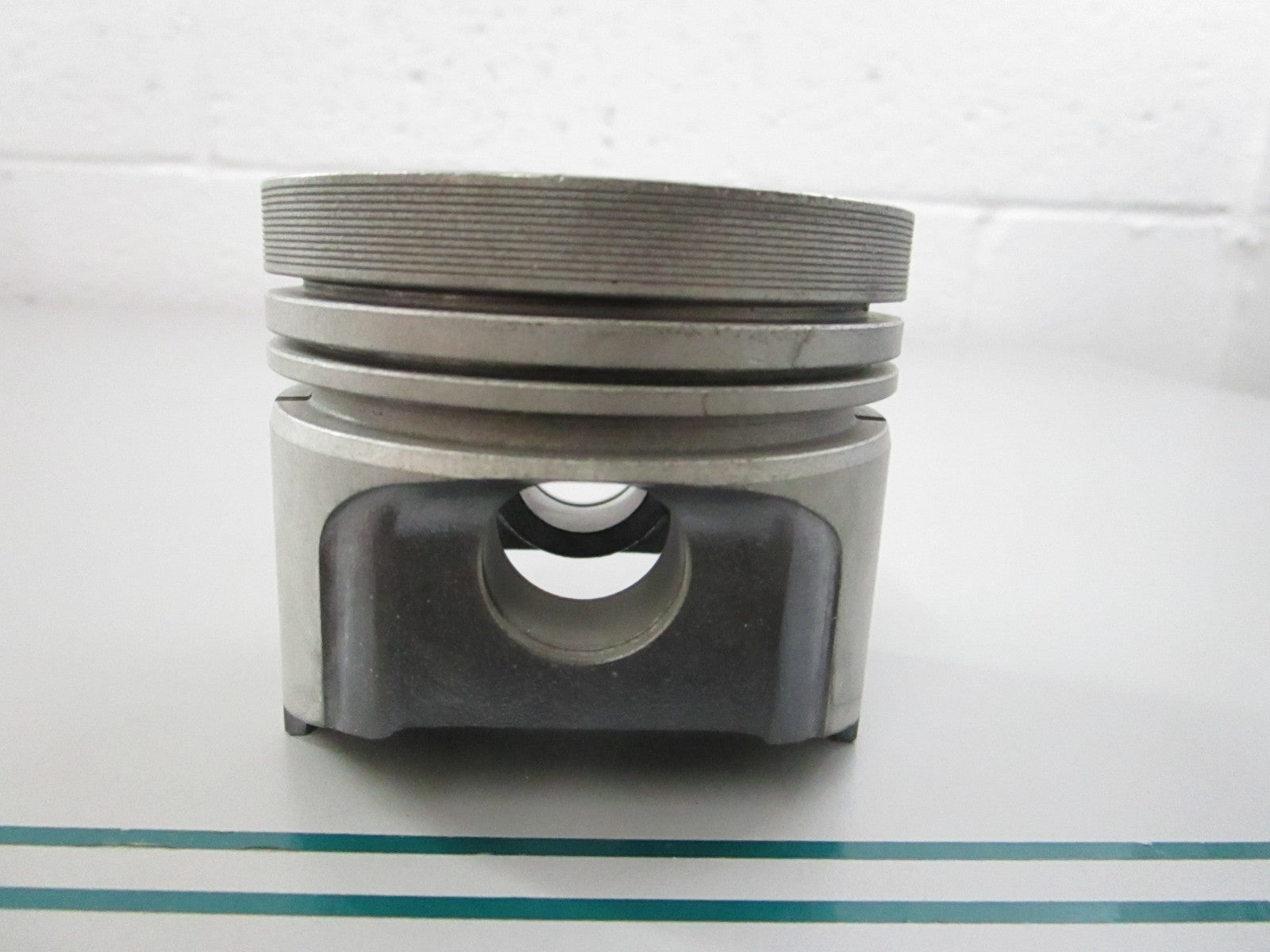 NEW OEM 185-2434 Onan Piston 0810