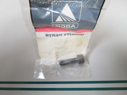 NEW OEM 70951067 AGCO Bolt 0810