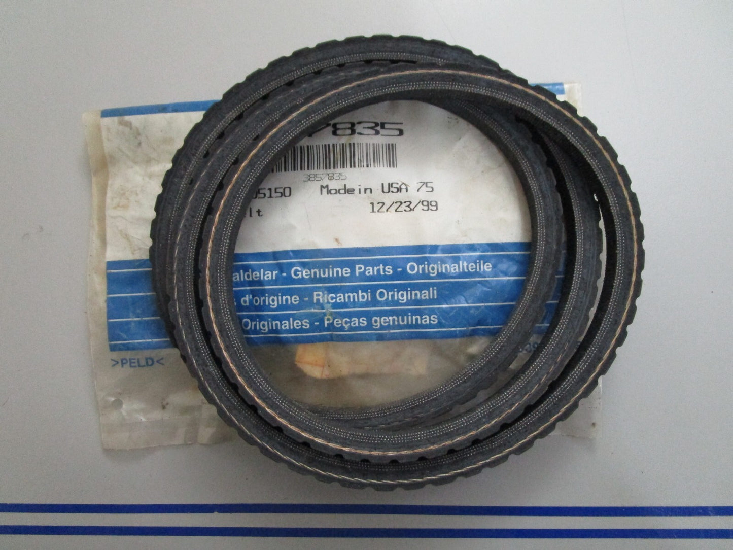 *NEW OEM* 0820 Volvo Penta V-Belt 3857835