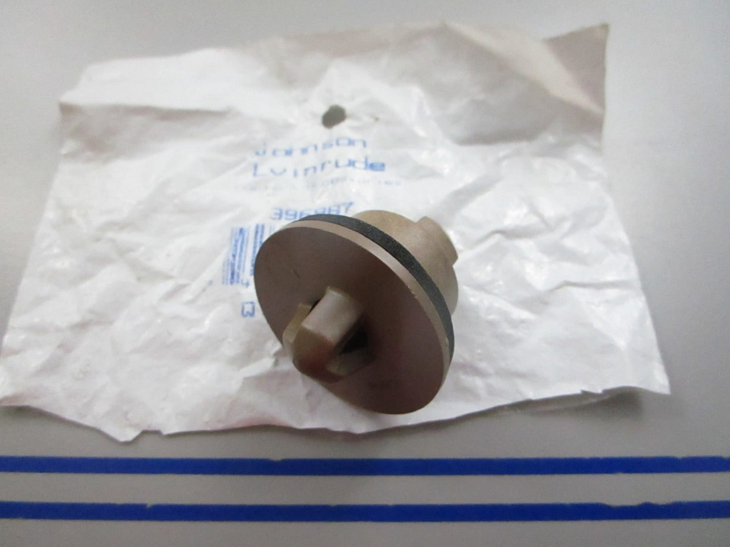NEW OEM 396987 0396987 OMC Johnson Evinrude Thermostat 0810