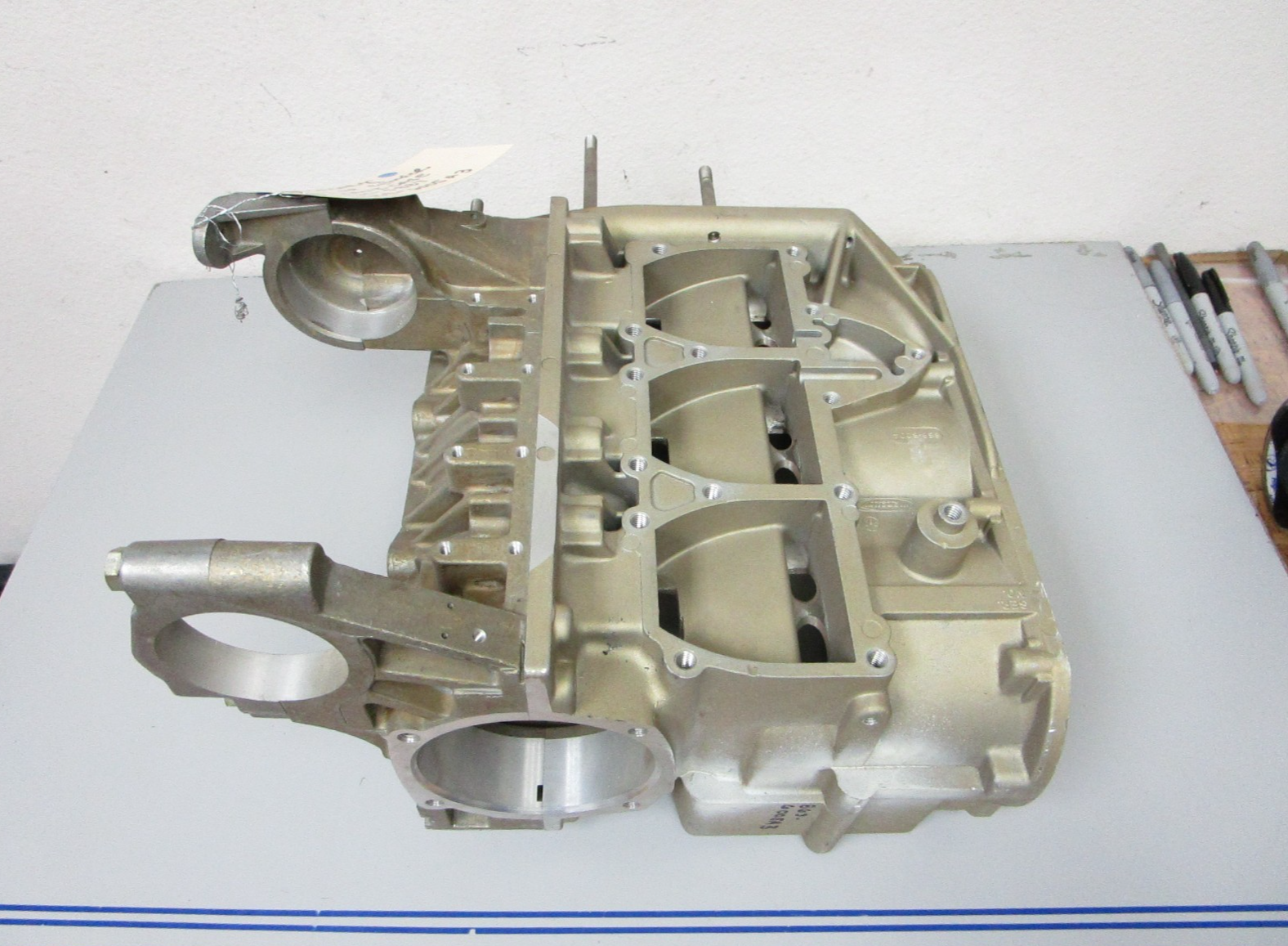 *NEW OEM* 0720 Mercury 65hp Cylinder Crankcase 961-5887 869-6005A3