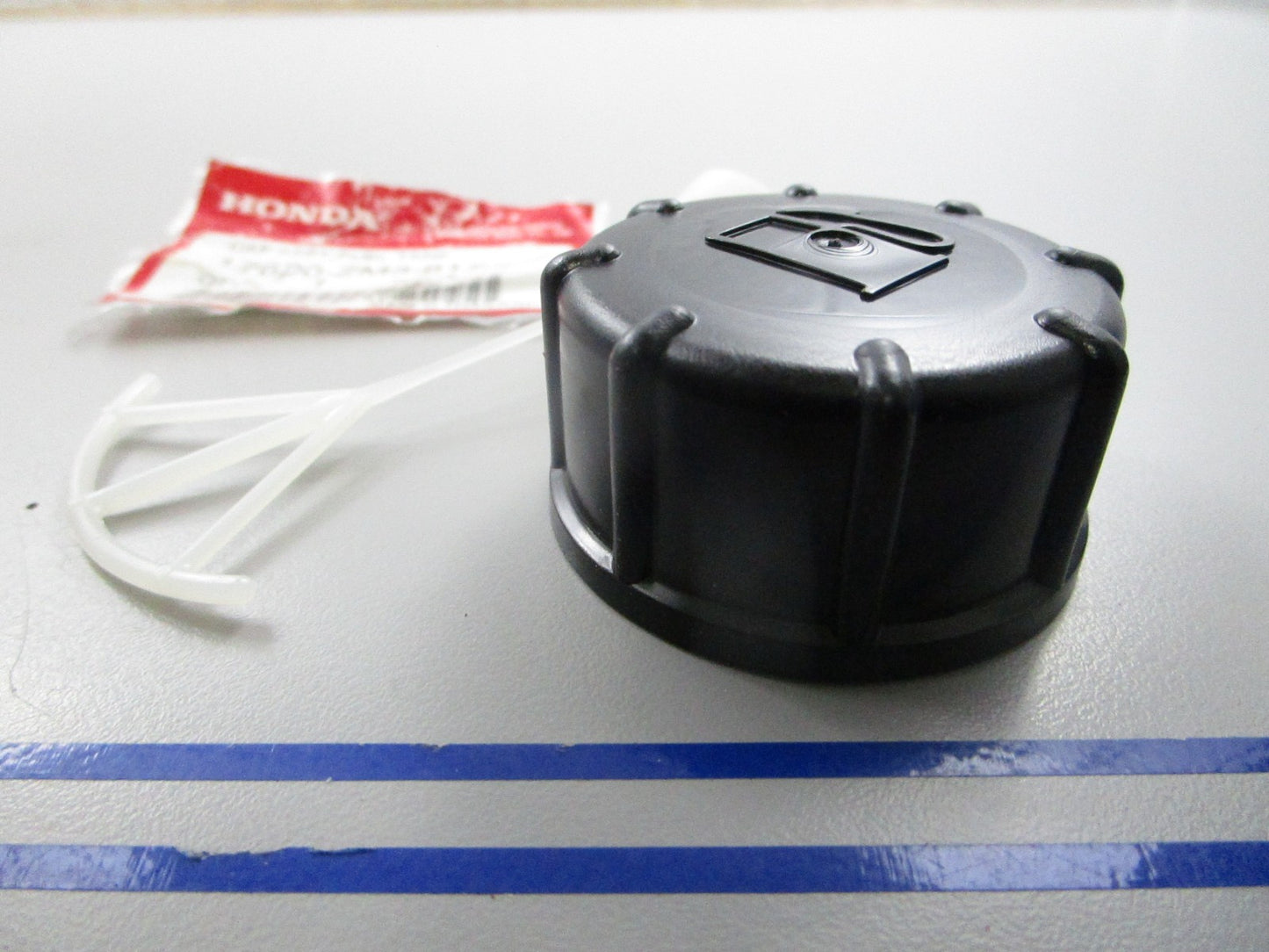 *NEW OEM* 0810 Honda Fuel Tank Cap 17620-ZM3-817