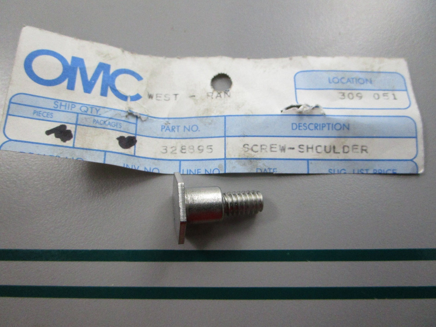 NEW OEM 328895 0328895 OMC Johnson Evinrude Shoulder Screw Bolt 0810