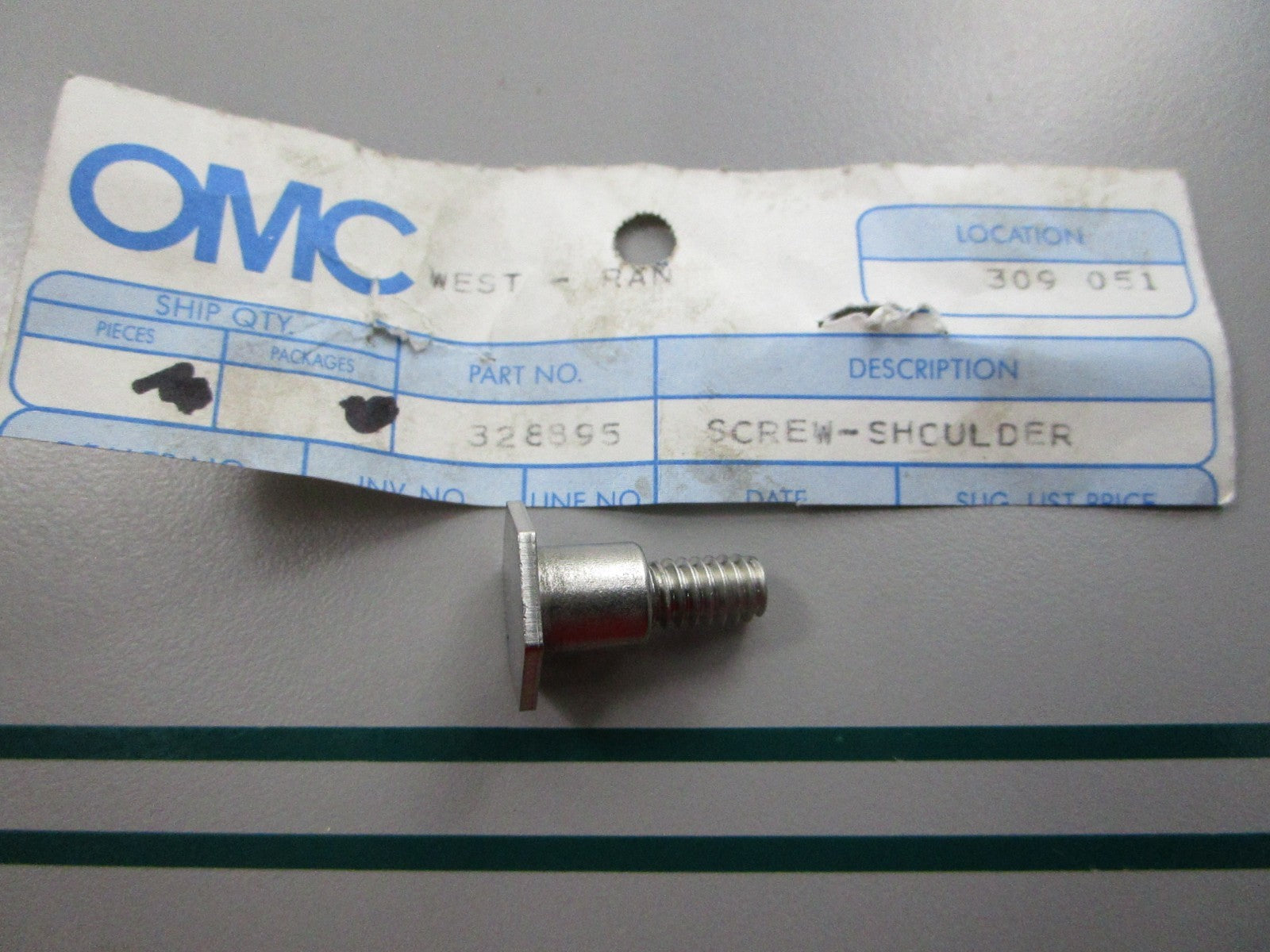 NEW OEM 328895 0328895 OMC Johnson Evinrude Shoulder Screw Bolt 0810