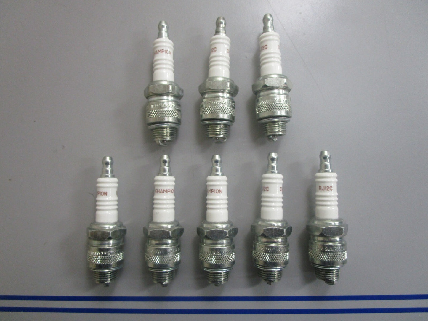 *NEW* (LOT OF 8) 0810 Champion Spark Plug RJ12C