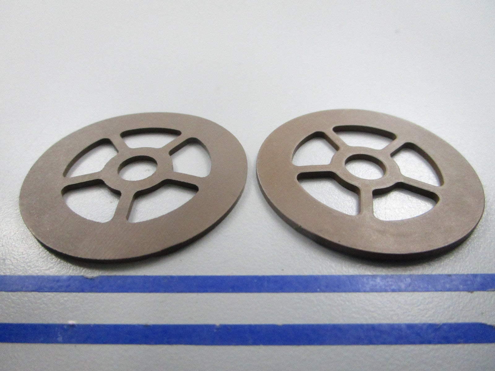 NEW OEM (LOT OF 2) 338879 0338879 OMC Johnson Evinrude Fuel Pump Gasket 0810