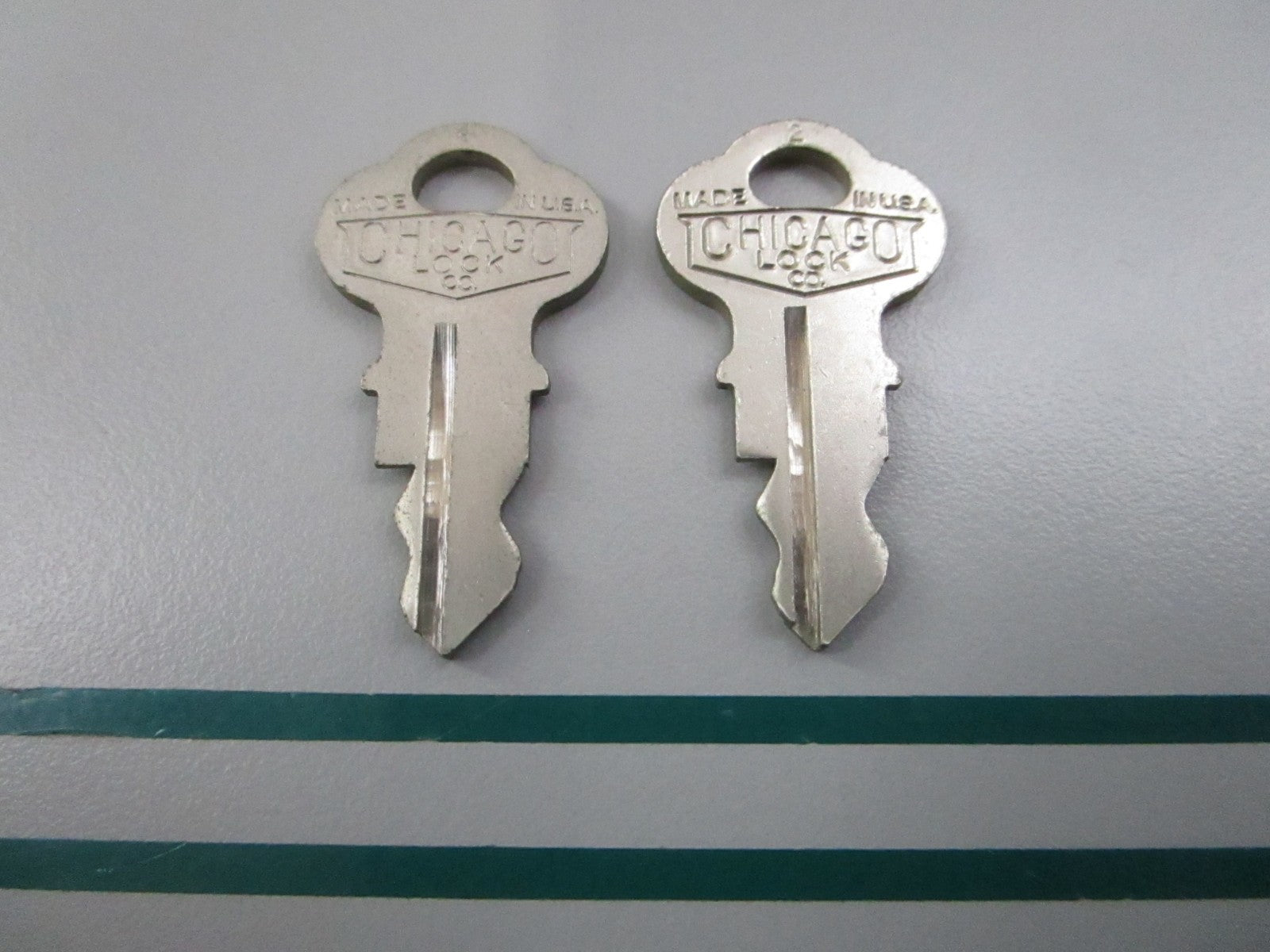 NEW OEM (LOT OF 2) 501565 0501565 OMC Johnson Evinrude KF 50 Ignition Key 0810